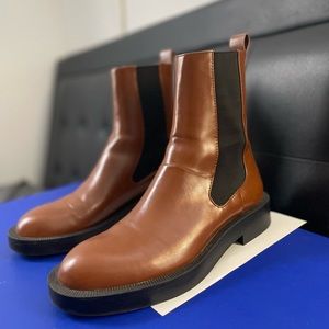 ZARA Chelsea Boots